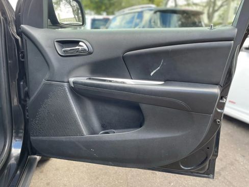 Used 2012 Dodge Journey SXT w/ Flexible Seating Group image 32