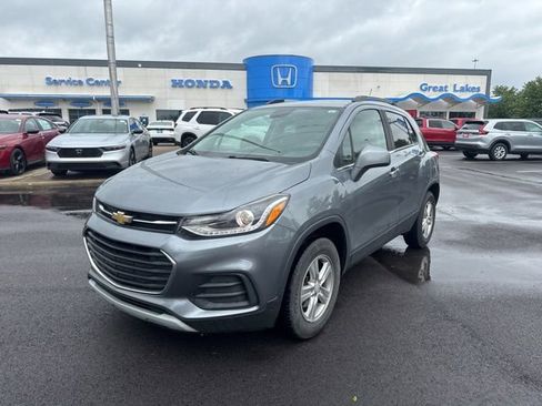 Used 2019 Chevrolet Trax LT w/ LT Convenience Package AWD/4WD image 1