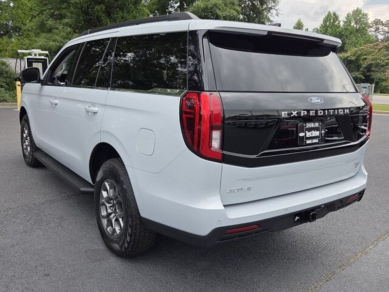 New 2026 Ford Expedition Active RWD image 13