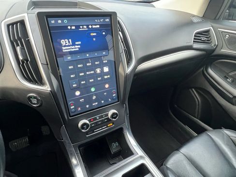 Used 2022 Ford Edge Titanium AWD/4WD image 17