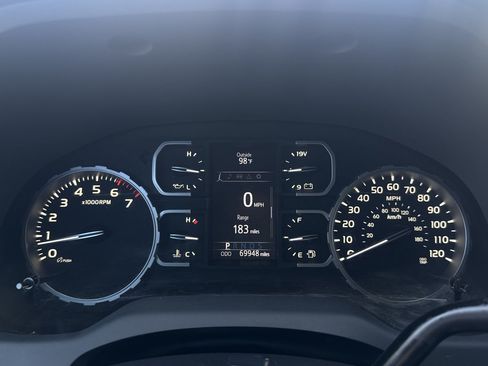 Used 2020 Toyota Tundra SR5 AWD/4WD image 13