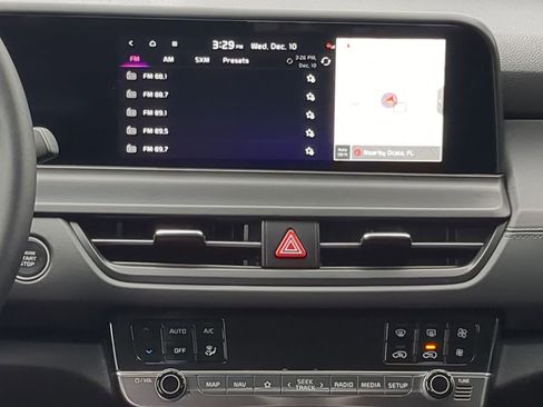 Certified 2025 Kia Seltos EX w/ EX Sunroof Package image 14