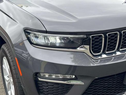 Used 2023 Jeep Grand Cherokee Limited AWD/4WD image 10