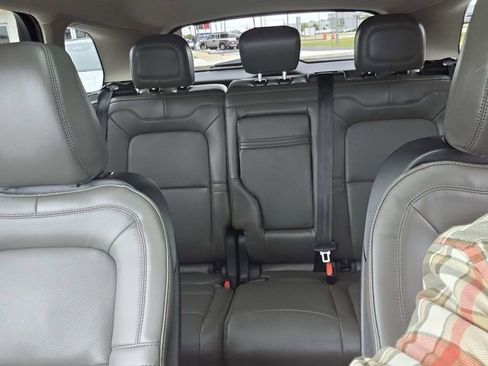 New 2026 Lincoln Corsair Premiere image 16