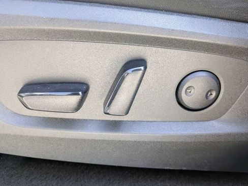 Used 2024 Nissan Pathfinder SV FWD image 21