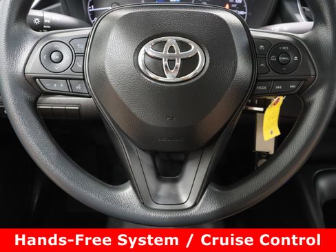Used 2025 Toyota Corolla LE image 21