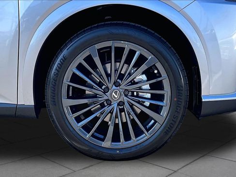 New 2026 Lexus RX 450h AWD w/ Convenience Package image 9