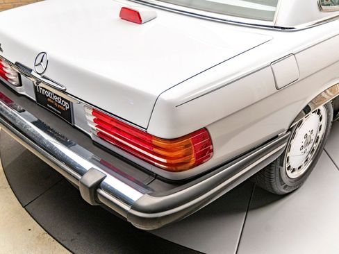 Used 1987 Mercedes-Benz 560 SL image 31
