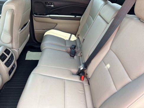 Used 2020 Honda Pilot Touring image 14