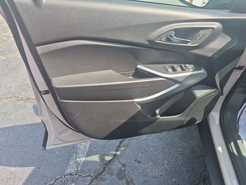 New 2026 Chevrolet Trax RS w/ Sunroof Package FWD image 10