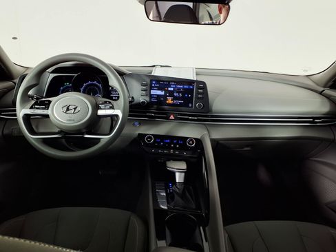 Certified 2023 Hyundai Elantra Blue FWD image 14