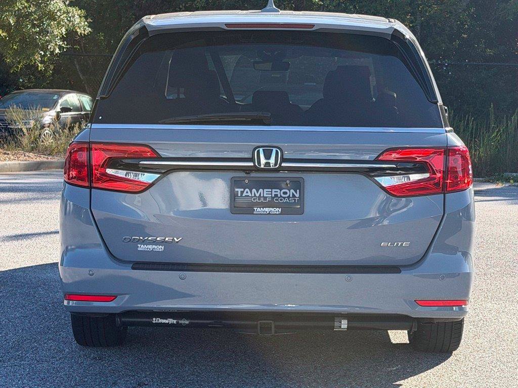 Used 2023 Honda Odyssey Elite image 5
