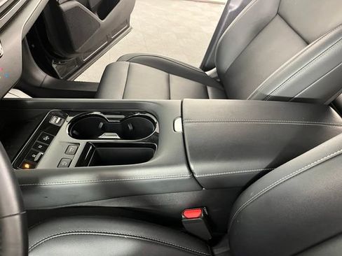Certified 2025 Nissan Murano SV FWD image 27