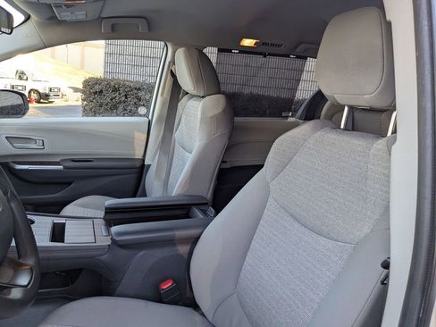Used 2024 Toyota Sienna LE image 21