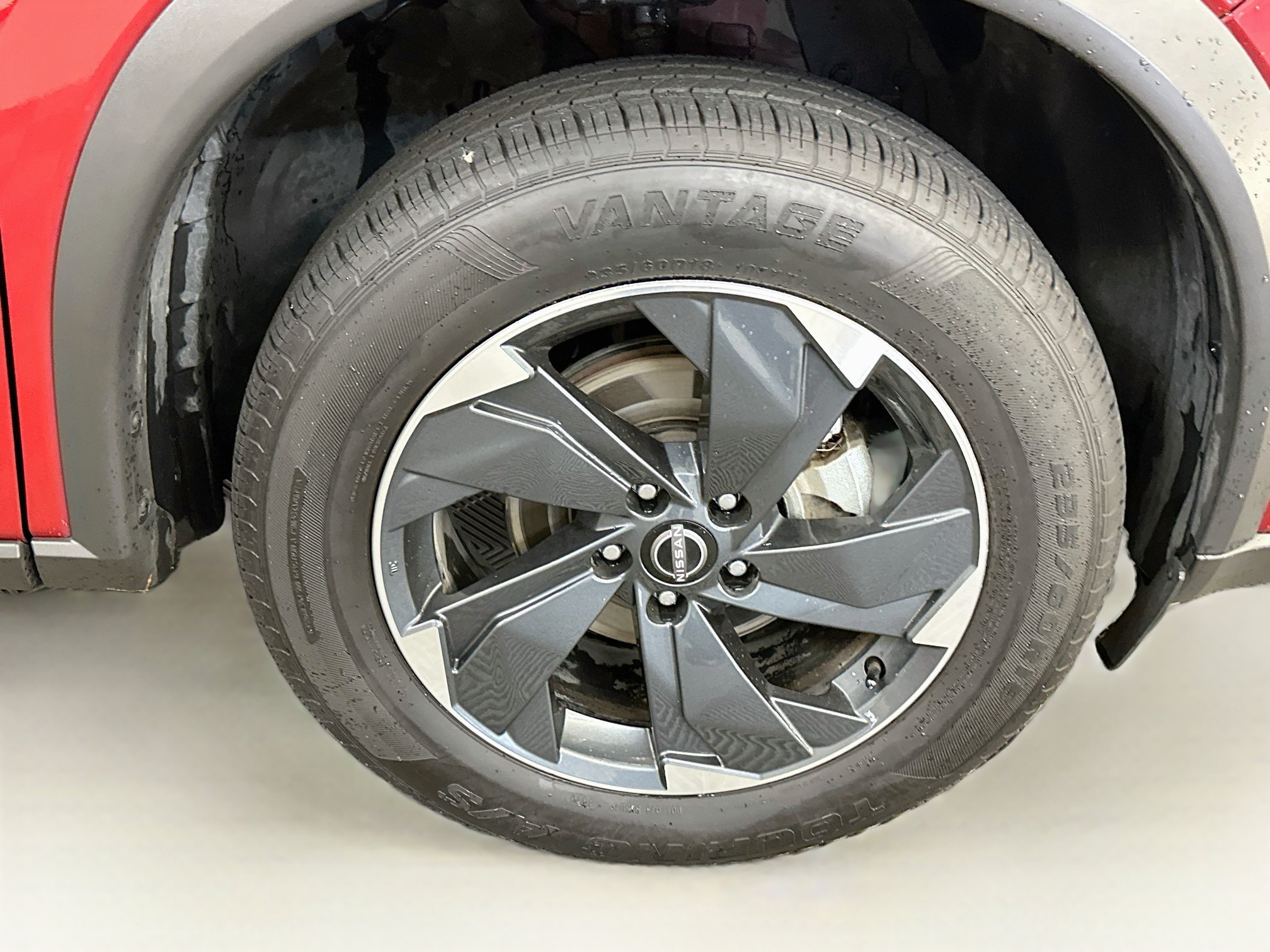 Used 2025 Nissan Rogue SV AWD/4WD image 11