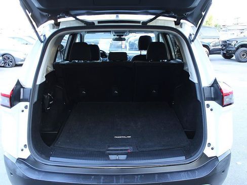 Used 2022 Nissan Rogue S FWD image 8