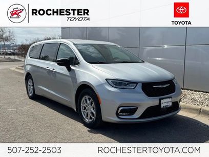 Used 2024 Chrysler Pacifica Touring-L