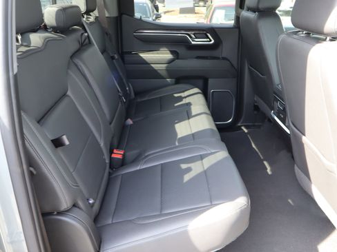 Used 2023 Chevrolet Silverado 1500 LTZ AWD/4WD image 36