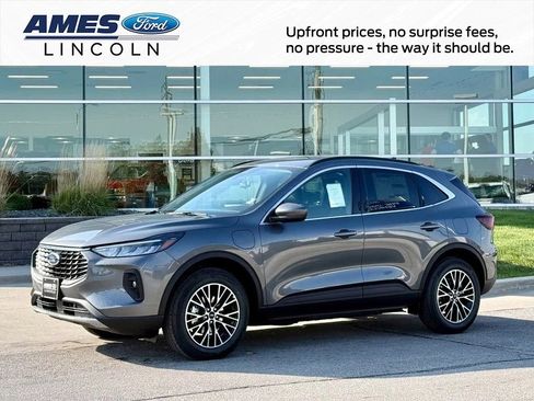 New 2026 Ford Escape SE FWD image 1
