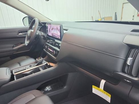 New 2026 Nissan Pathfinder SL w/ SL Premium Package FWD image 37