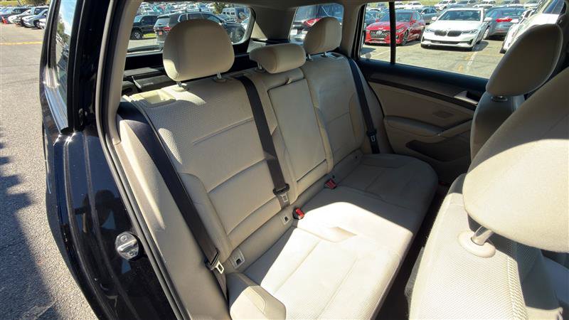 Used 2018 Volkswagen Golf SportWagen FWD image 19