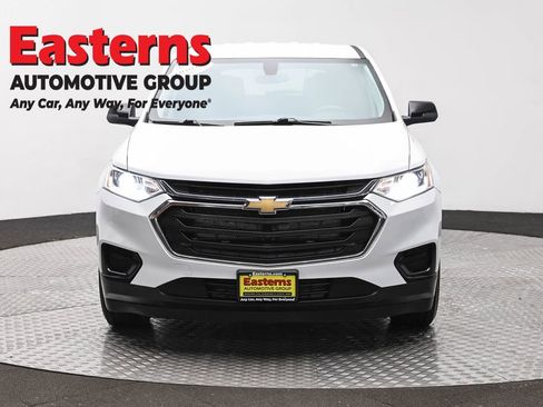 Used 2021 Chevrolet Traverse LS AWD/4WD image 2