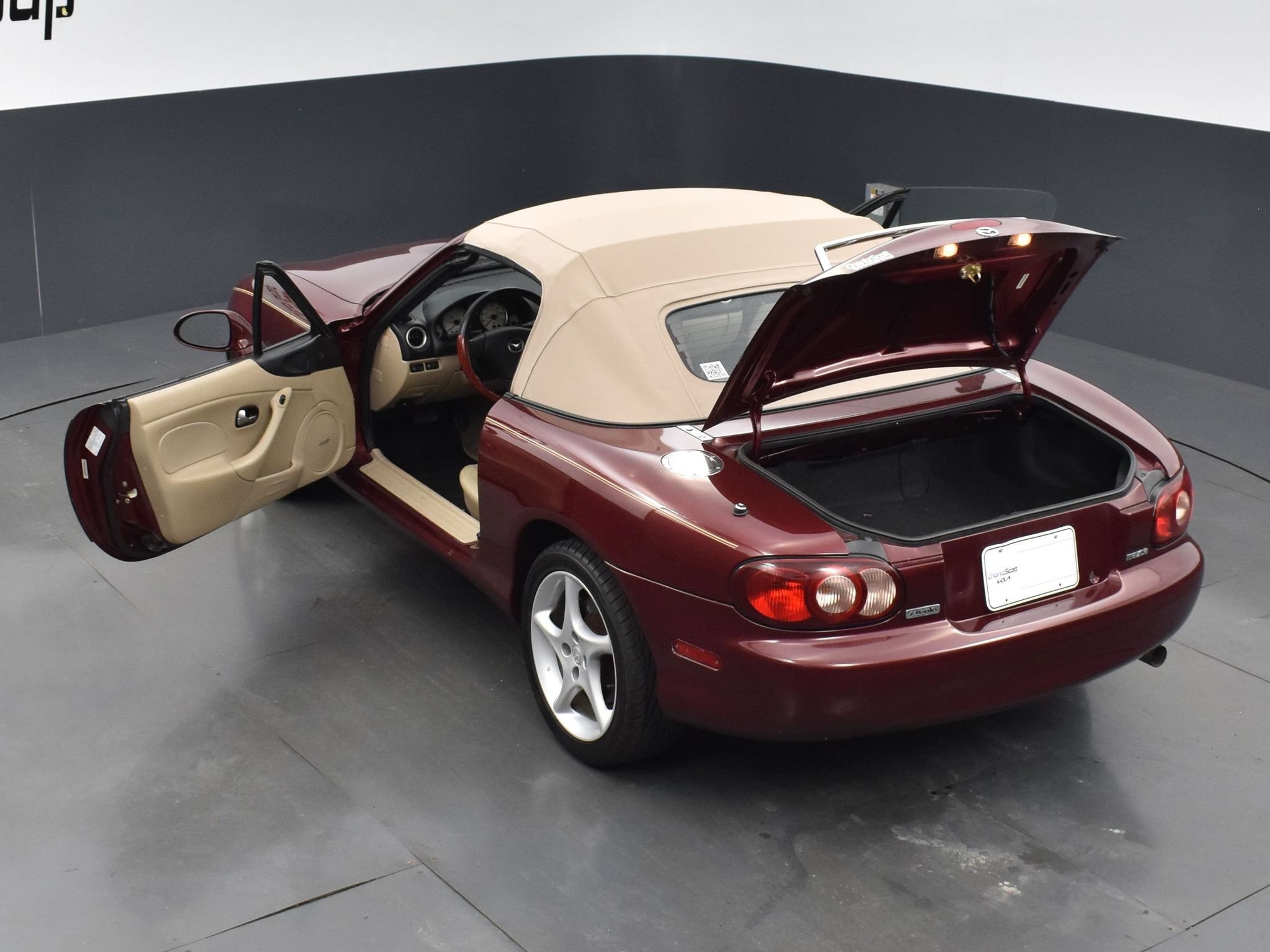 Used 2003 MAZDA MX-5 Miata RWD image 31