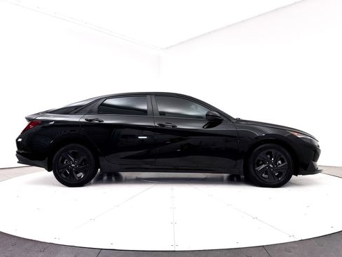 Used 2022 Hyundai Elantra SEL w/ Convenience Package FWD image 38