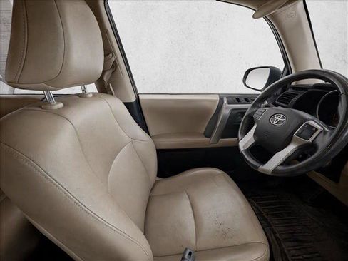 Used 2013 Toyota 4Runner SR5 w/ Premium Pkg AWD/4WD image 10