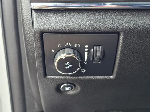 Used 2022 Jeep Grand Cherokee Limited image 16