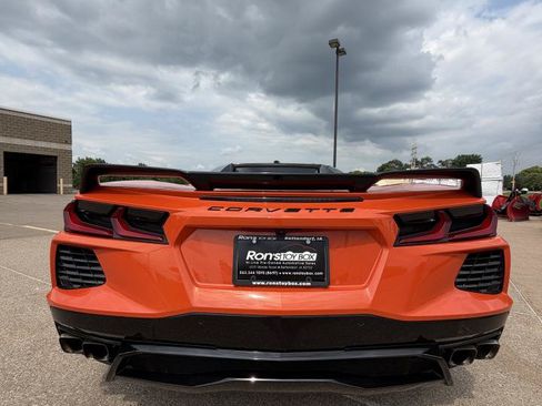 Used 2021 Chevrolet Corvette Stingray Premium Conv w/ Z51 Performance Package RWD image 4