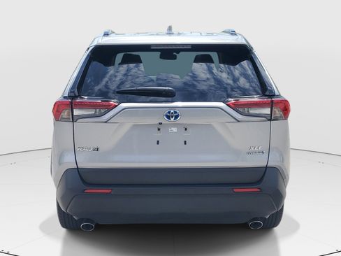 Used 2023 Toyota RAV4 XLE Premium image 4