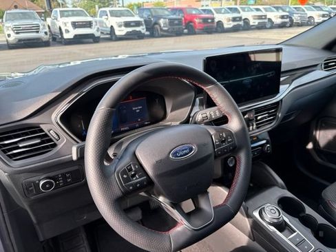 Used 2025 Ford Escape ST-Line Select w/ Tech Pack #1 AWD/4WD image 5