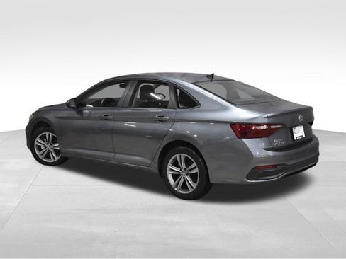 Used 2024 Volkswagen Jetta SE image 7