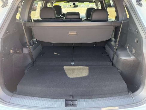 Used 2022 Volkswagen Tiguan SE R-Line FWD image 8