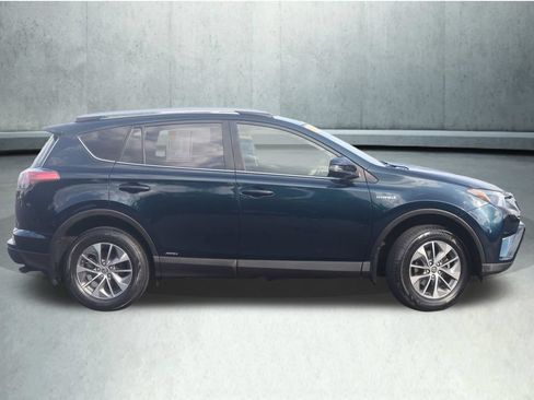Used 2018 Toyota RAV4 LE AWD/4WD image 20