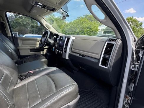 Used 2011 RAM 1500 Classic SLT w/ Technology Group RWD image 9