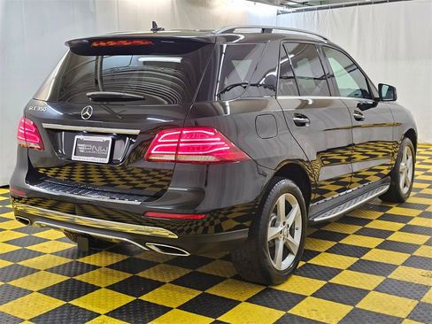 Used 2016 Mercedes-Benz GLE 350 w/ Premium Package image 3
