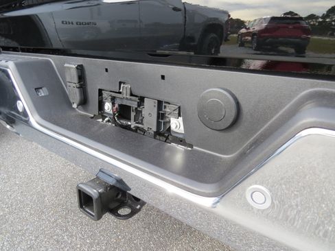 New 2026 Chevrolet Silverado 1500 LTZ w/ Technology Package image 9