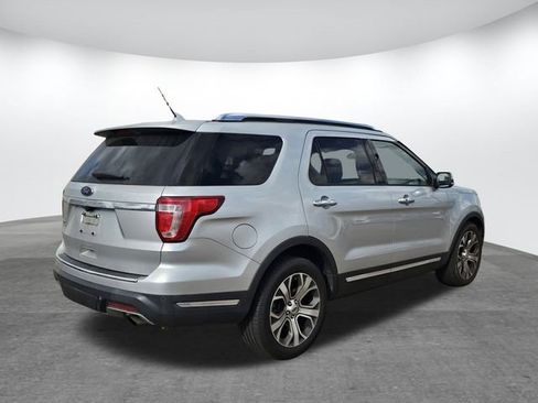 Used 2019 Ford Explorer Limited w/ Limited Luxury Package image 3