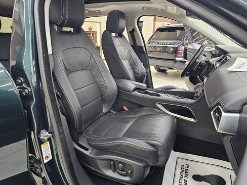 Used 2017 Jaguar F-PACE S AWD/4WD image 19