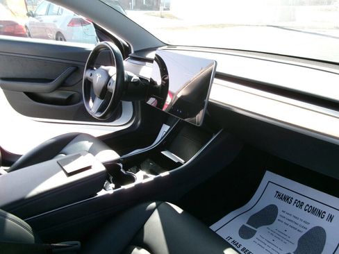 Used 2018 Tesla Model 3 Mid Range image 24