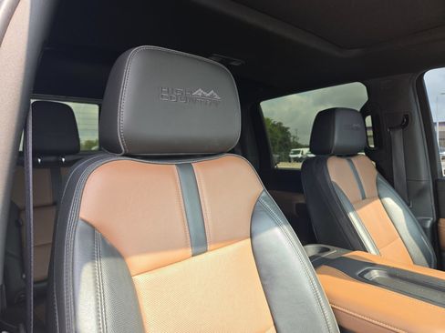 Used 2020 Chevrolet Silverado 2500 High Country w/ Z71 Off-Road Package AWD/4WD image 30