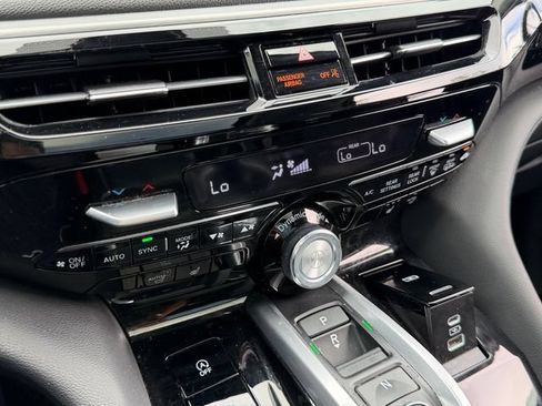 Certified 2024 Acura MDX SH-AWD image 29
