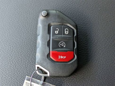 Used 2021 Jeep Wrangler Unlimited Sahara w/ Cold Weather Group image 32