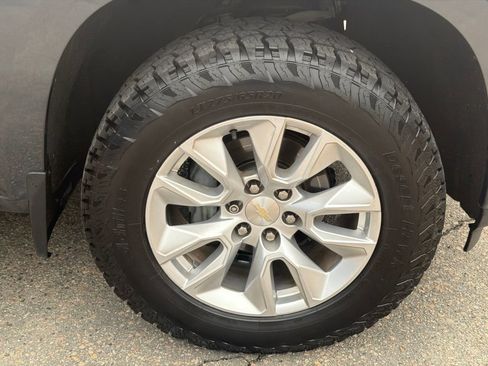 Certified 2020 Chevrolet Silverado 1500 Custom w/ Custom Value Package AWD/4WD image 17