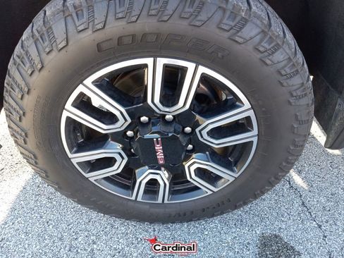 Used 2022 GMC Sierra 2500 AT4 w/ AT4 Premium Plus Package image 14