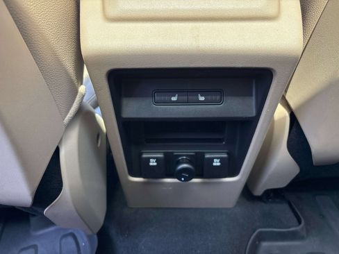 Used 2018 Land Rover Discovery Sport HSE AWD/4WD image 8