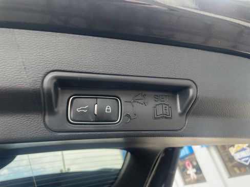 Used 2025 Ford Explorer Active image 32