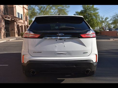 Used 2020 Ford Edge SE FWD image 9